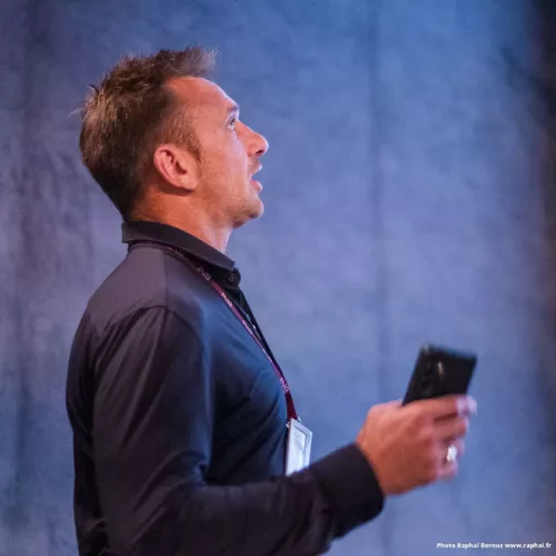 Membre du BNI Châtelleraudais pendant une réunion