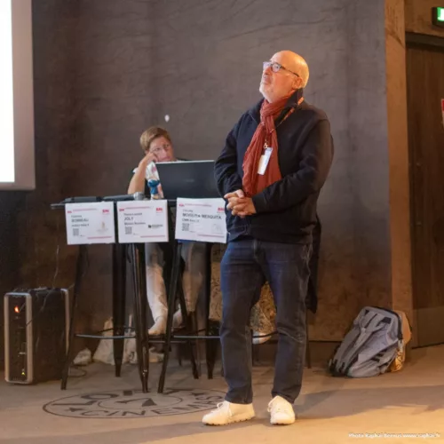 Membre du BNI Châtelleraudais pendant une réunion