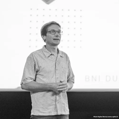 Membre du BNI Châtelleraudais pendant une réunion