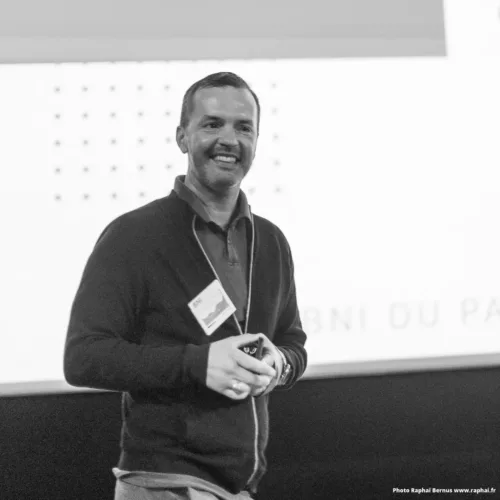 Membre du BNI Châtelleraudais pendant une réunion