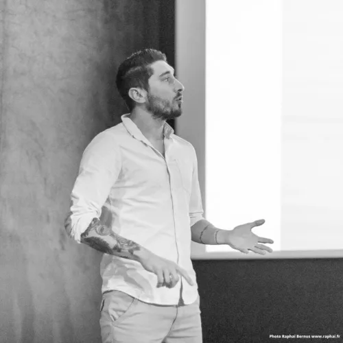 Membre du BNI Châtelleraudais pendant une réunion