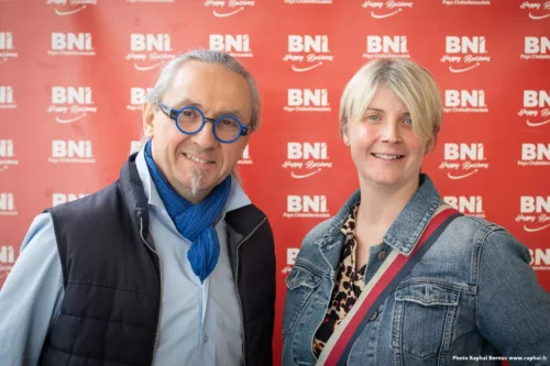 Membre du BNI Châtelleraudais et son invité pendant une réunion