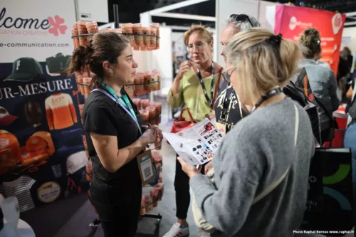 Pauline Guellerin au Stand Welcome Communication lors du salon CSE 2025 a l'arena du Futuroscope